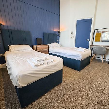 Delmont Hotel スカーバラ エクステリア 写真