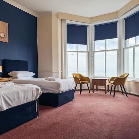 Delmont Hotel スカーバラ エクステリア 写真