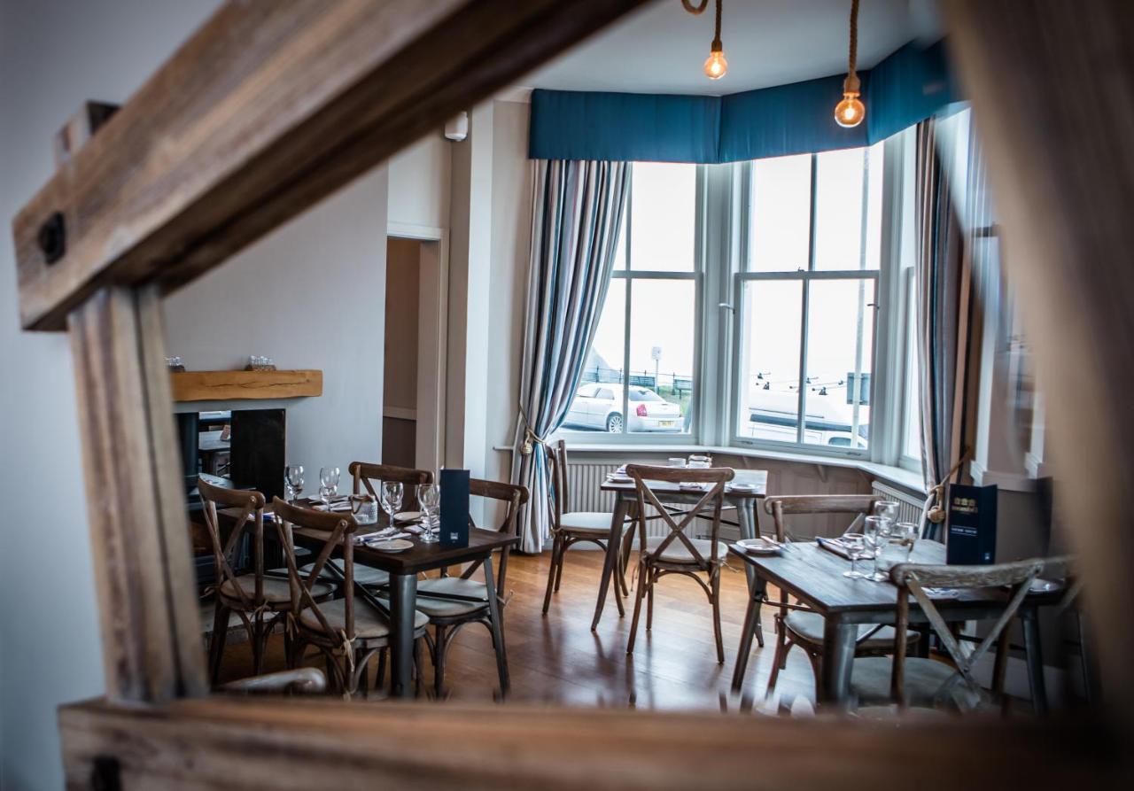 Delmont Hotel スカーバラ エクステリア 写真