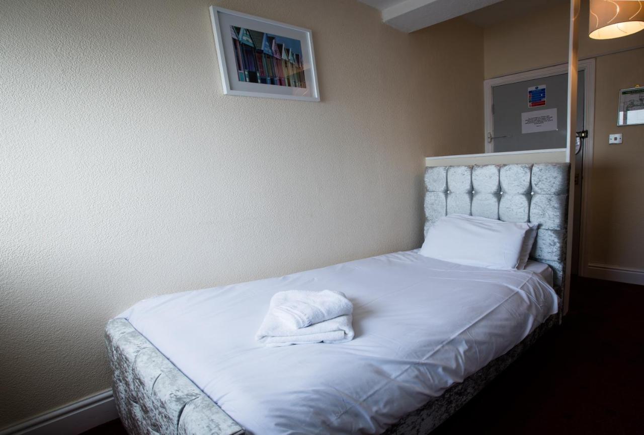 Delmont Hotel スカーバラ エクステリア 写真