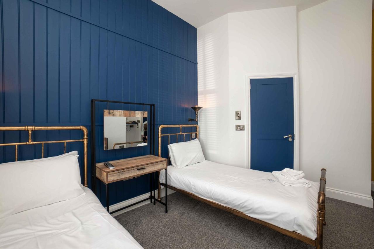 Delmont Hotel スカーバラ エクステリア 写真