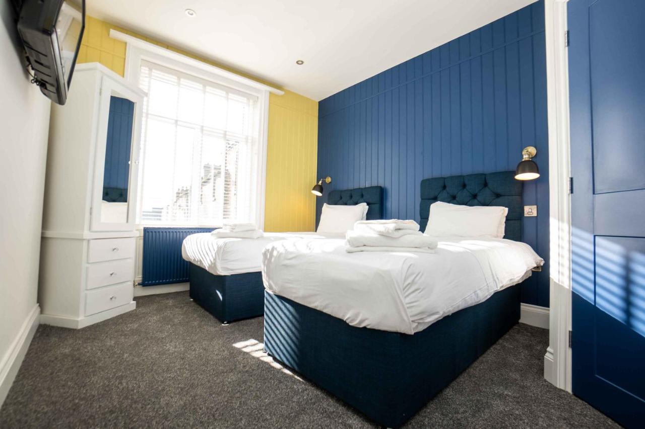 Delmont Hotel スカーバラ エクステリア 写真