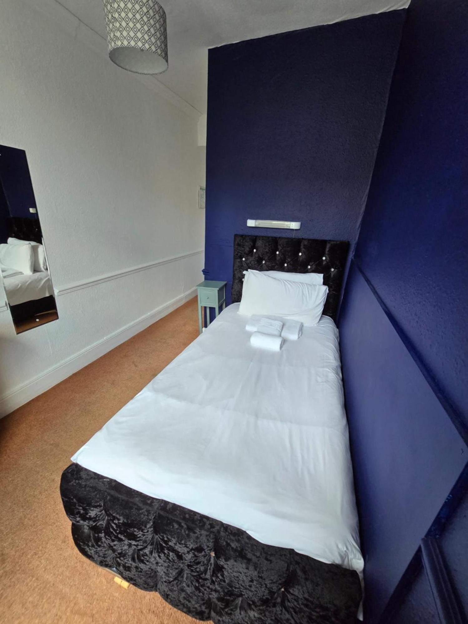 Delmont Hotel スカーバラ エクステリア 写真