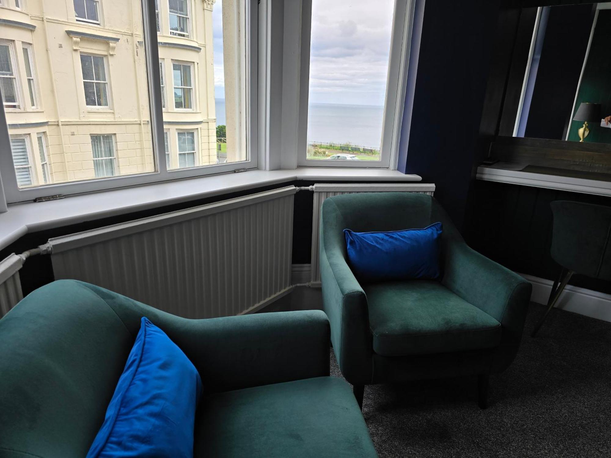 Delmont Hotel スカーバラ エクステリア 写真