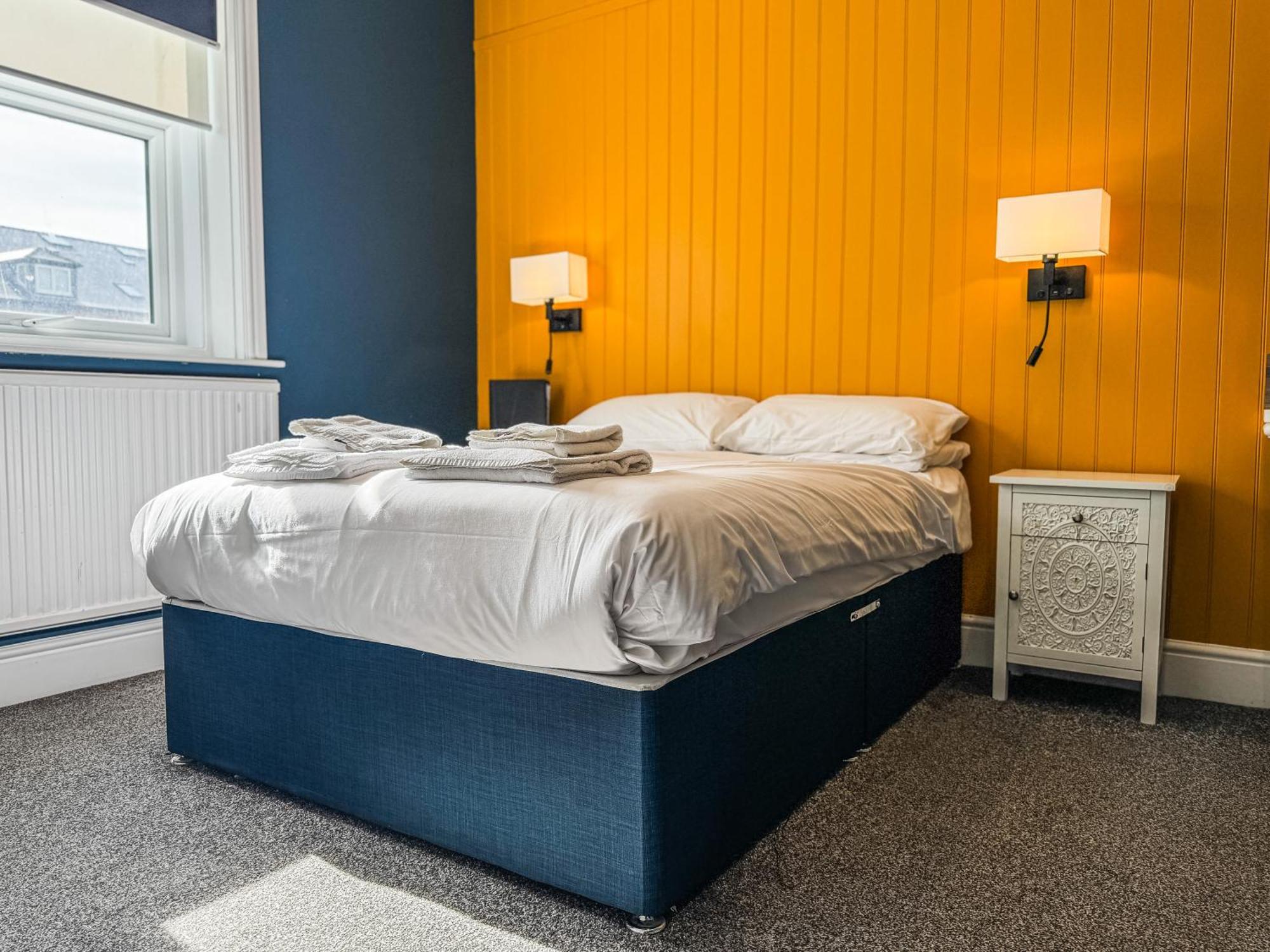 Delmont Hotel スカーバラ エクステリア 写真