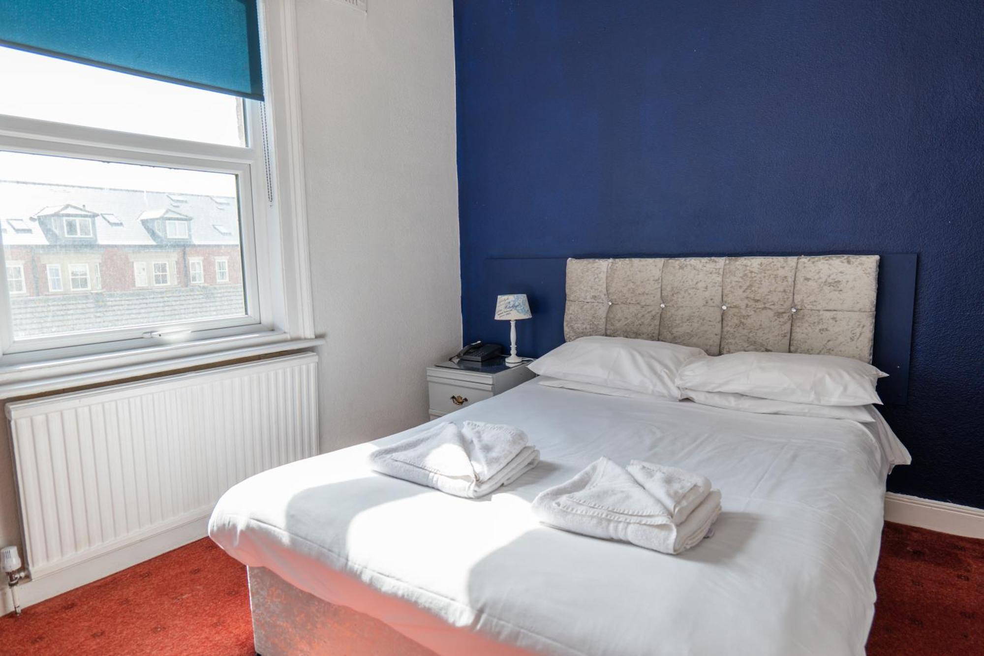 Delmont Hotel スカーバラ エクステリア 写真