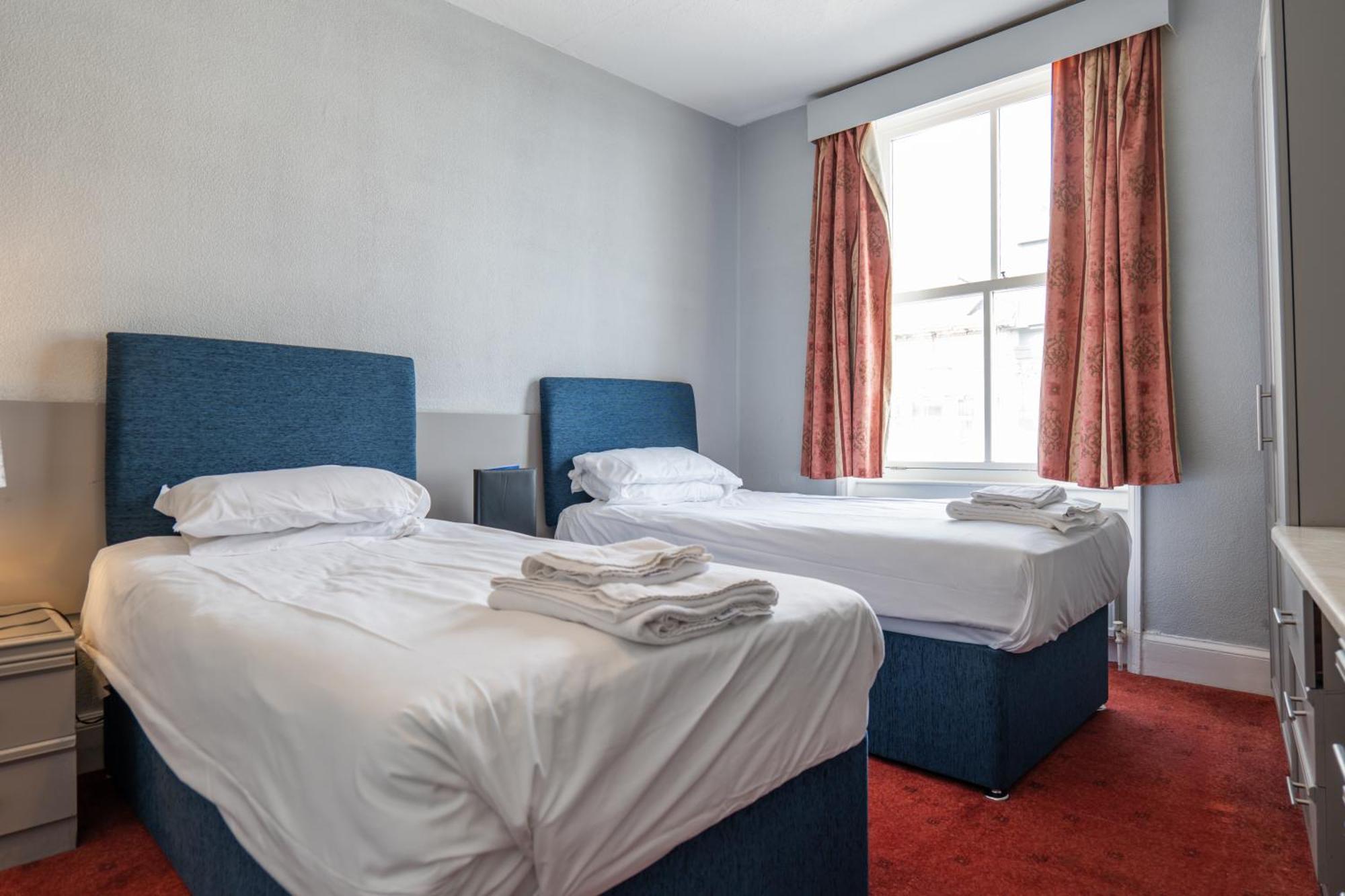 Delmont Hotel スカーバラ エクステリア 写真