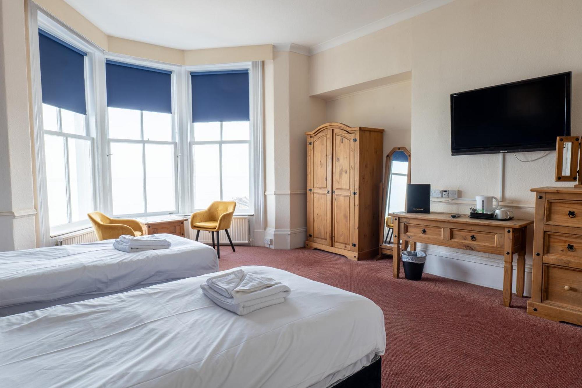 Delmont Hotel スカーバラ エクステリア 写真