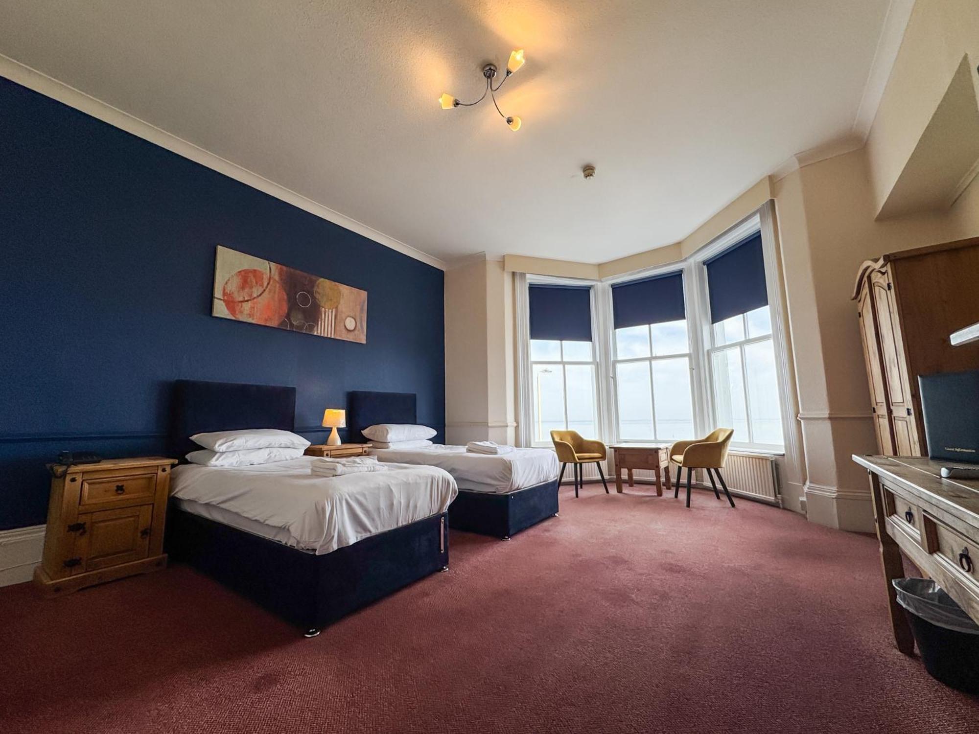 Delmont Hotel スカーバラ エクステリア 写真