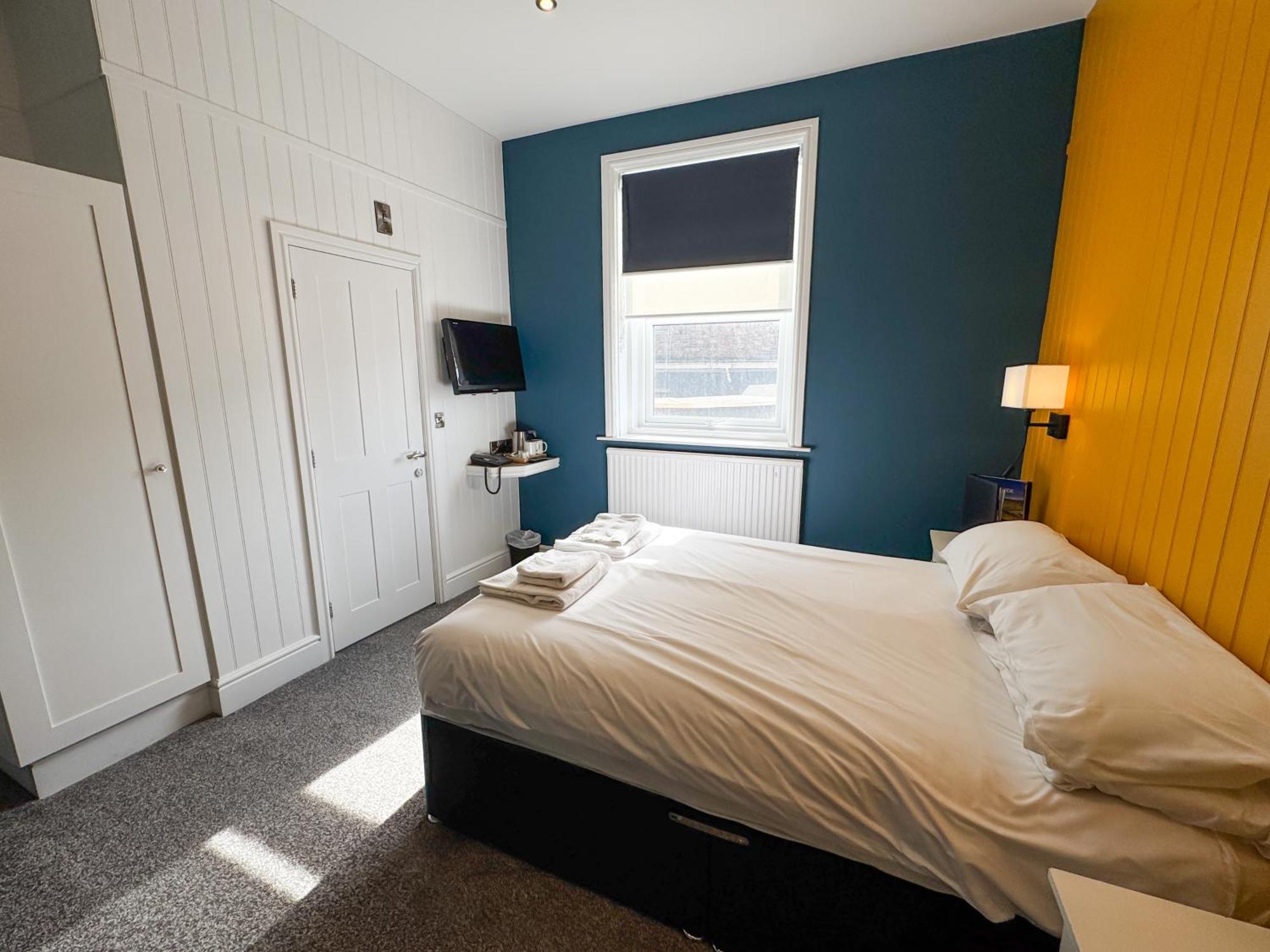 Delmont Hotel スカーバラ エクステリア 写真