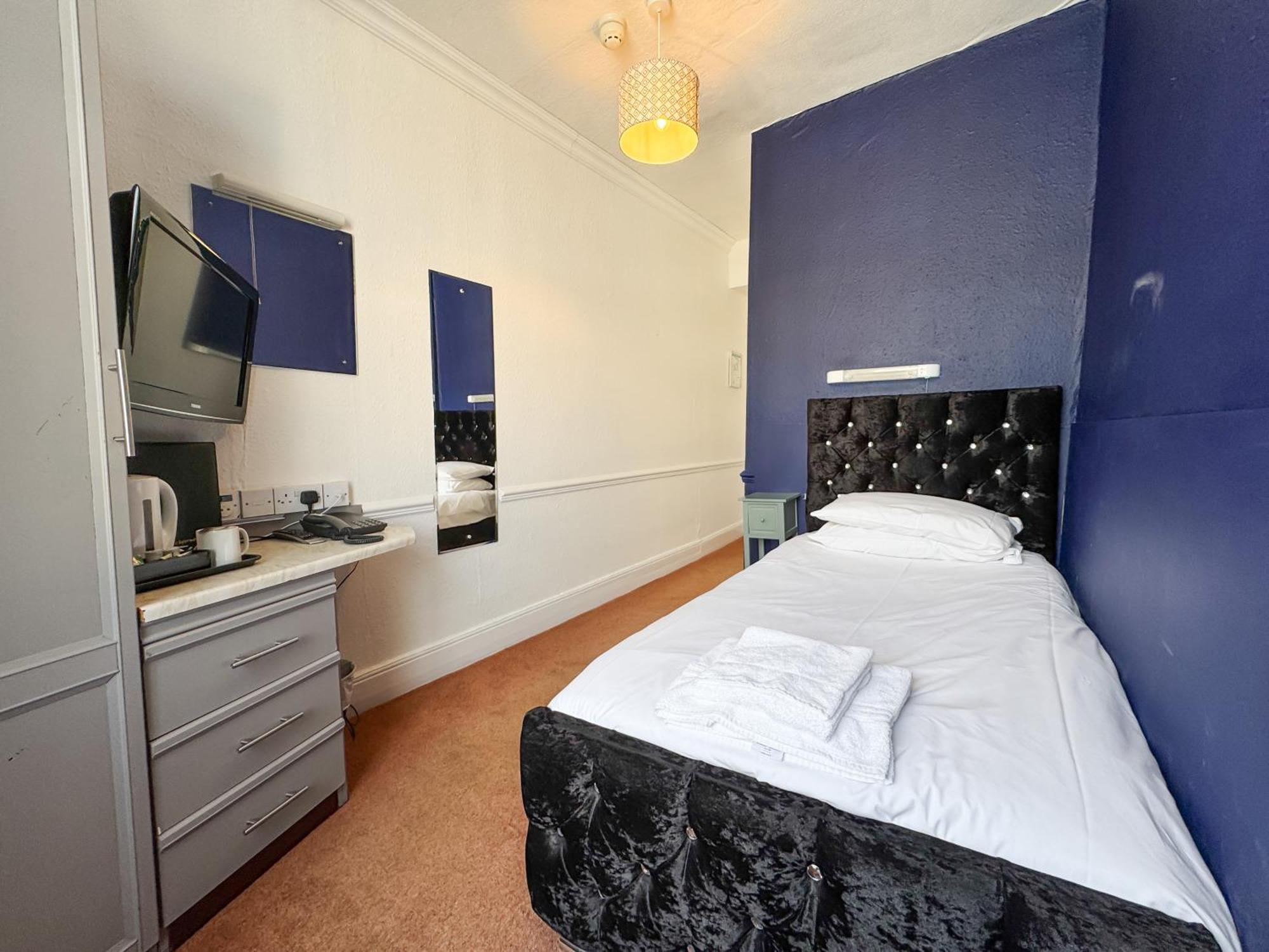 Delmont Hotel スカーバラ エクステリア 写真