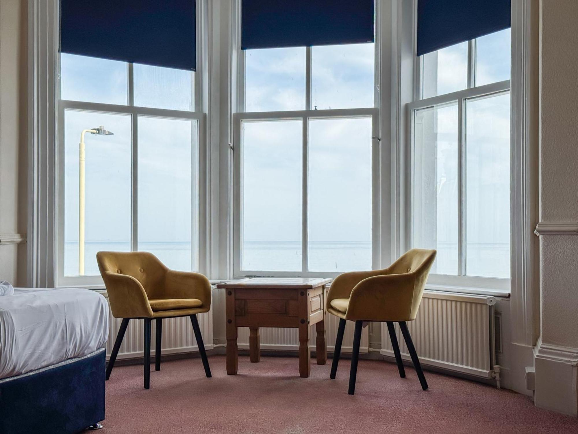 Delmont Hotel スカーバラ エクステリア 写真